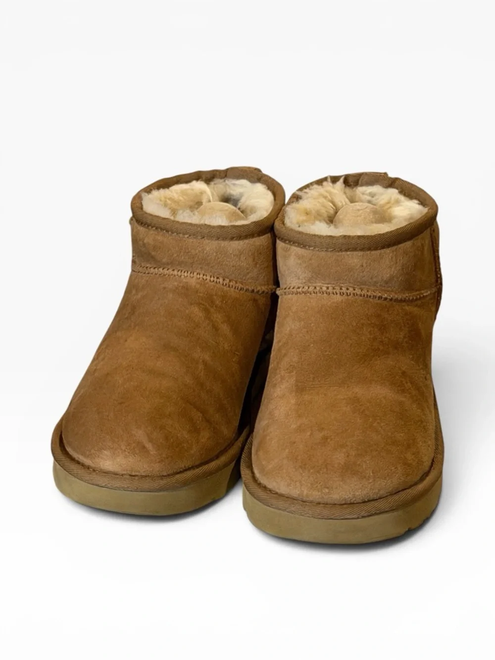 UGG Women’s Classic Ultra Mini Boots - Chestnut. Size 8